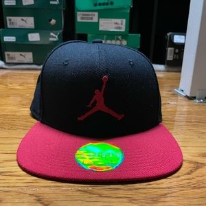 Unisex air Jordan adjustable snap back like new